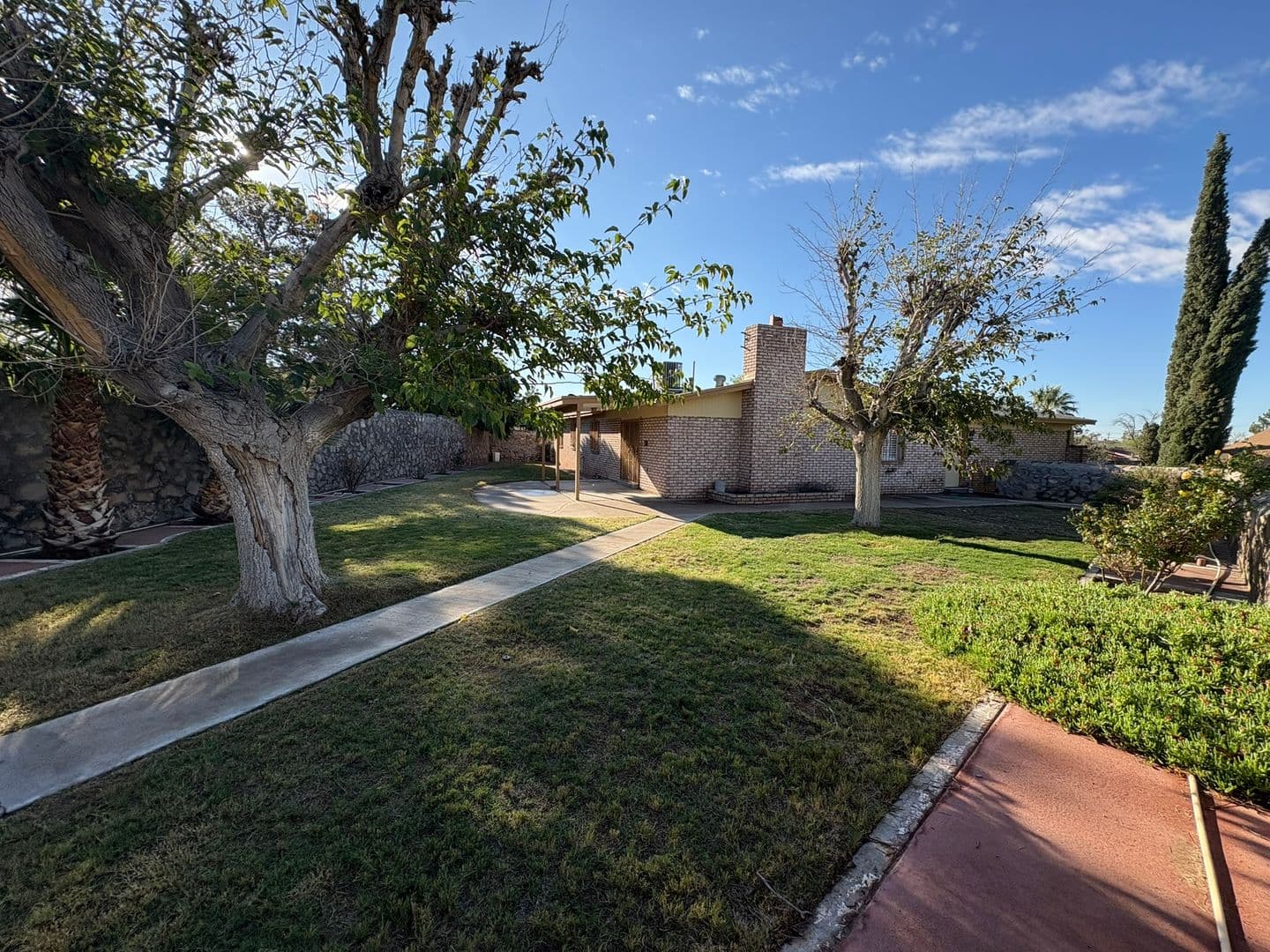 El Paso House: 304 La Sombra Way