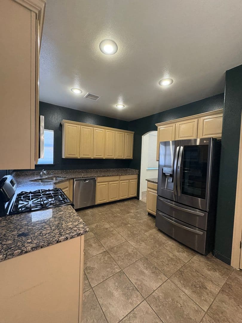 El Paso House: 12220 Branell Ln.