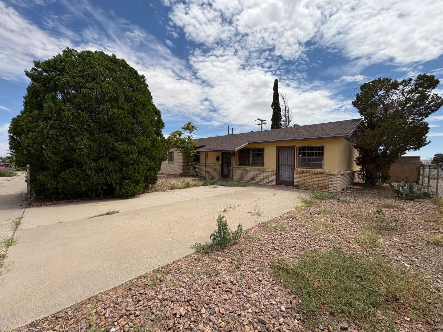 El Paso House: 4900 Debeers Dr.
