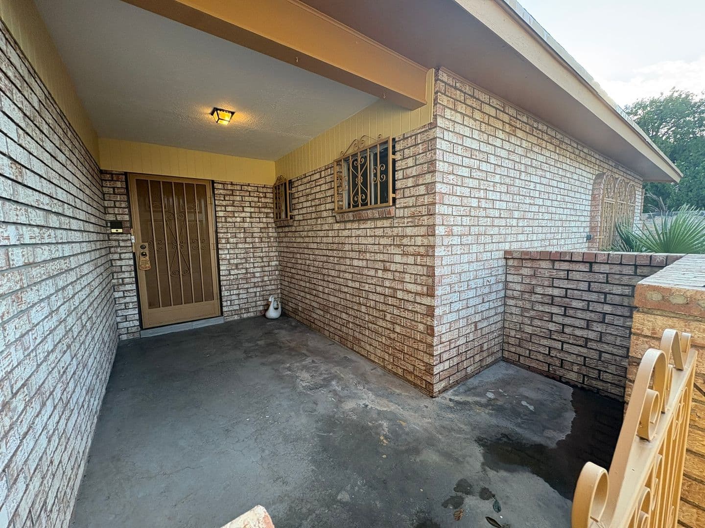 El Paso House: 304 La Sombra Way