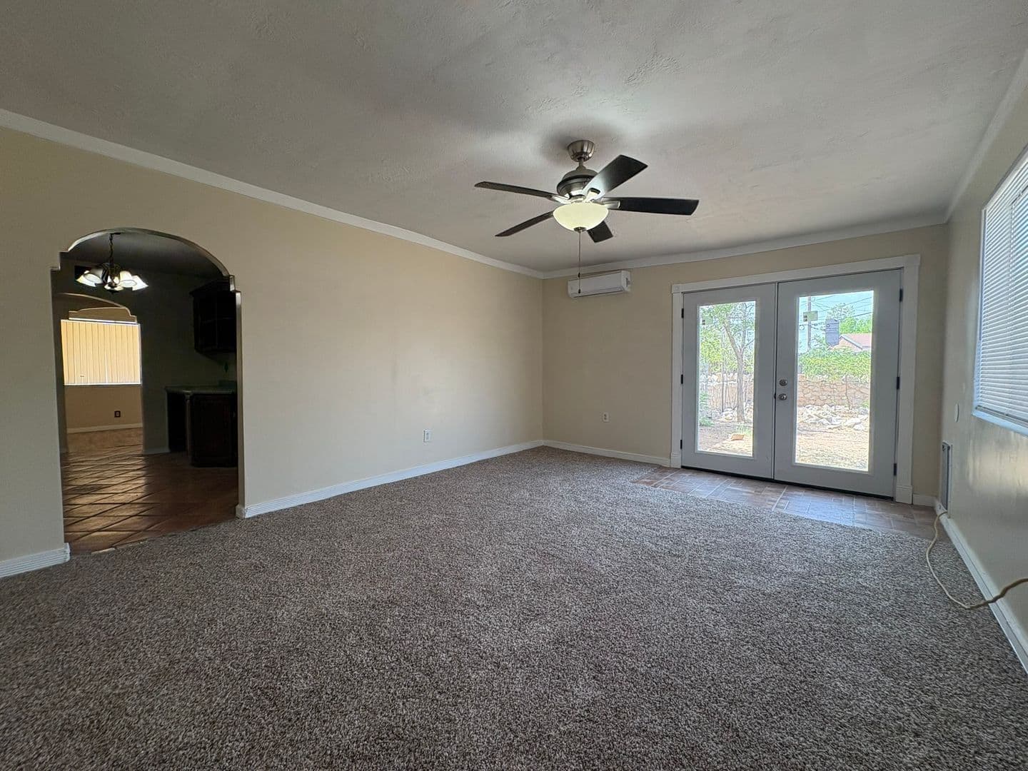 El Paso House: 10309 Shoshone St.