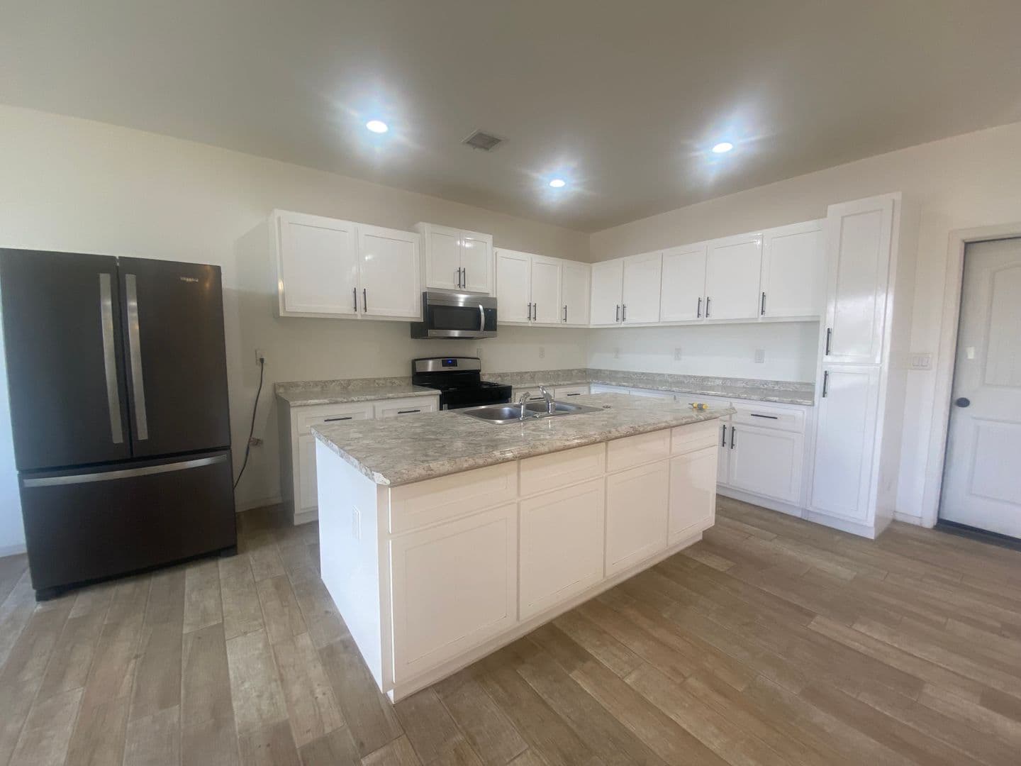 Horizon City House: 14429 Teichelkamp Dr.