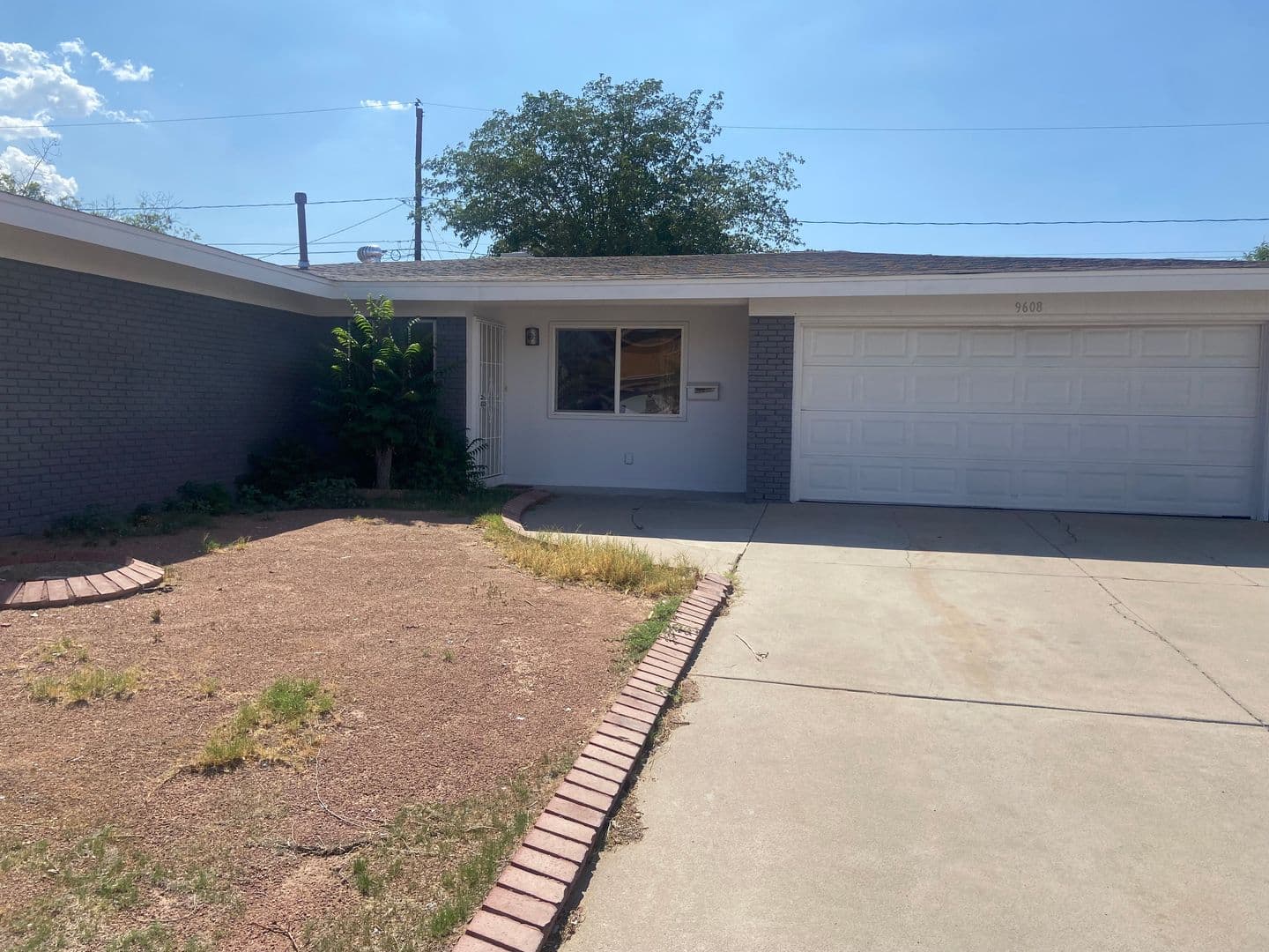 El Paso House: 9608 Stonehaven