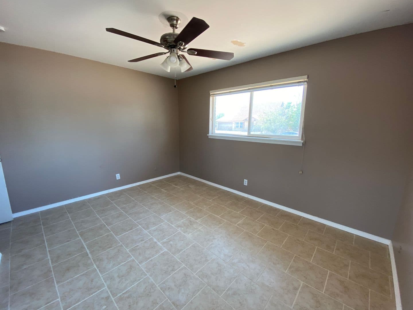 El Paso House: 9608 Stonehaven