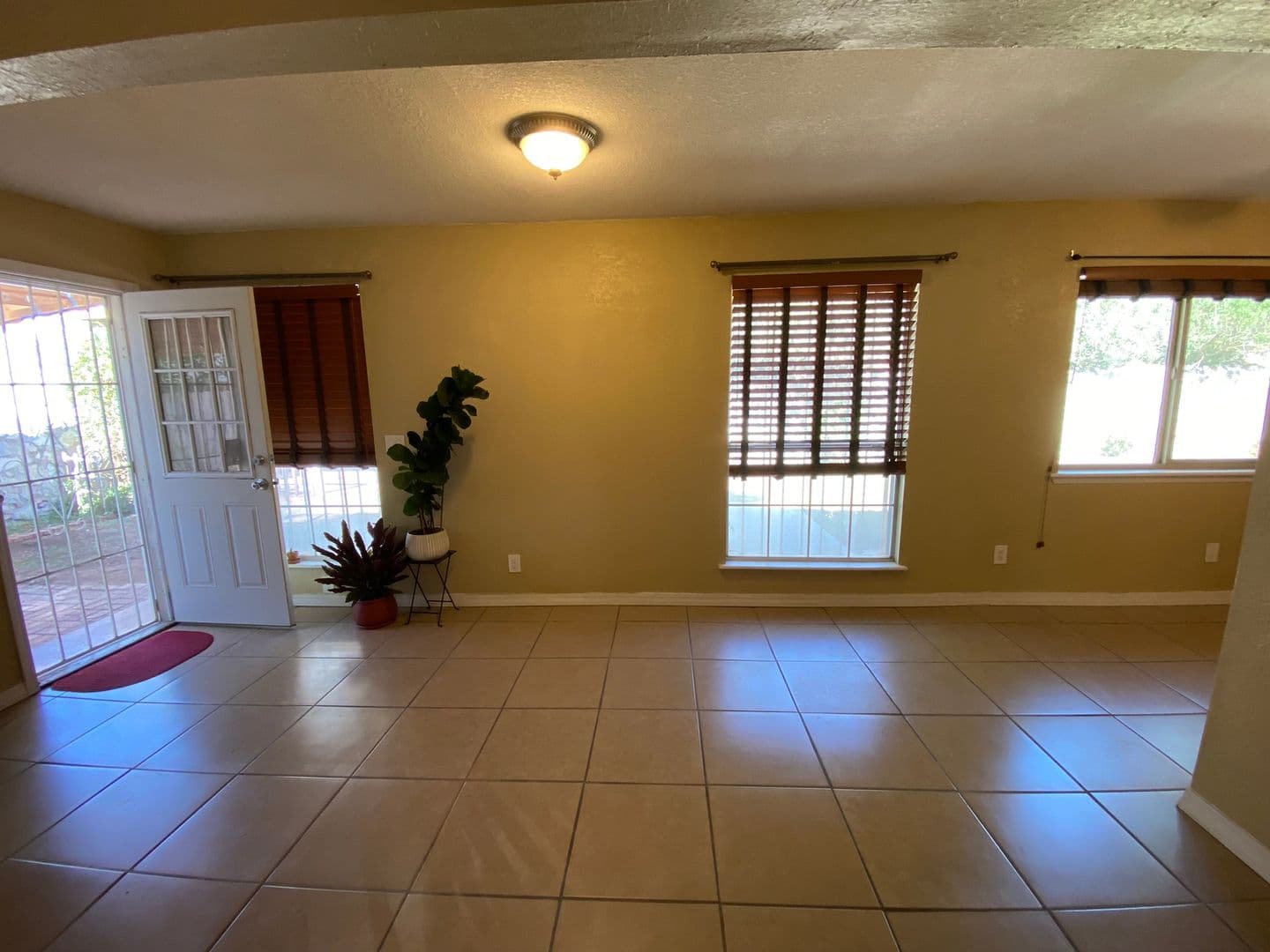 El Paso House: 783 De Leon Dr.