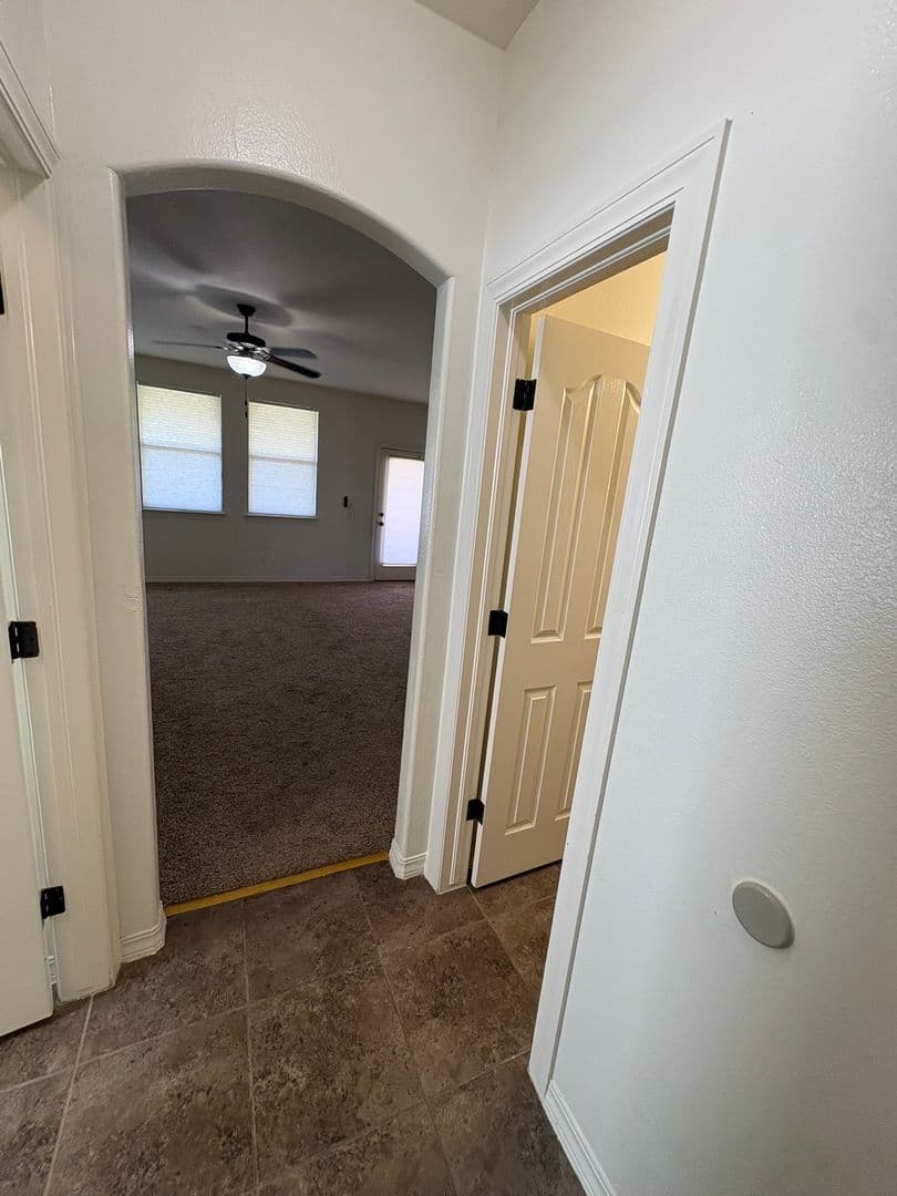 El Paso House: 12220 Branell Ln.