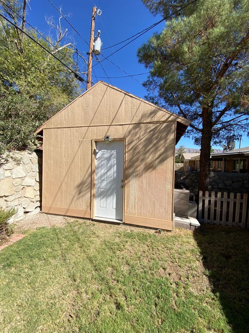 El Paso House: 783 De Leon Dr.