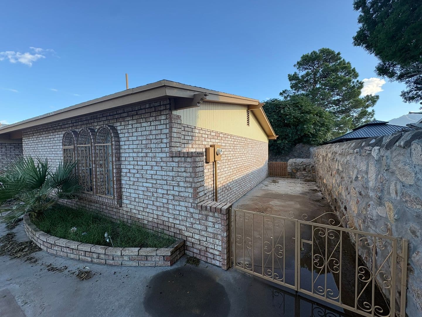 El Paso House: 304 La Sombra Way