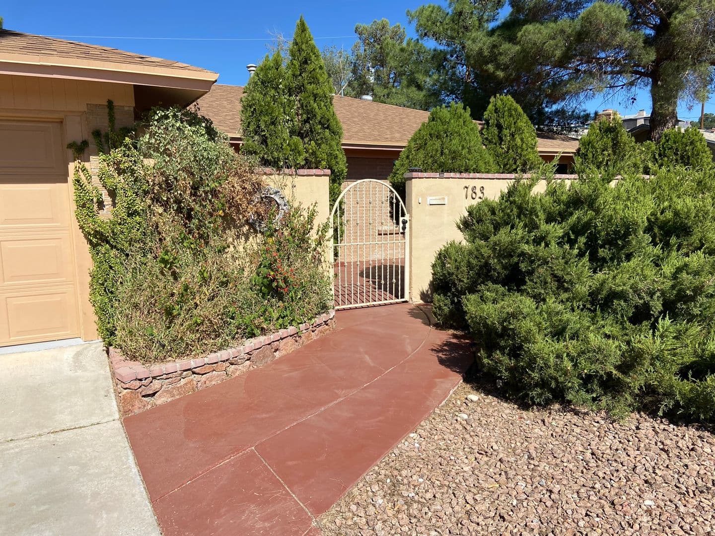 El Paso House: 783 De Leon Dr.