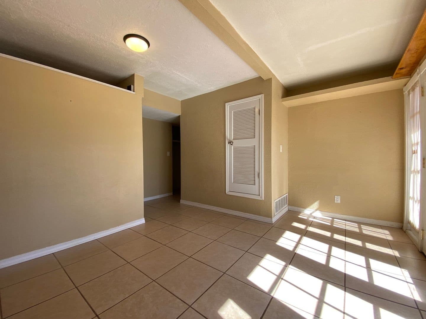 El Paso House: 783 De Leon Dr.