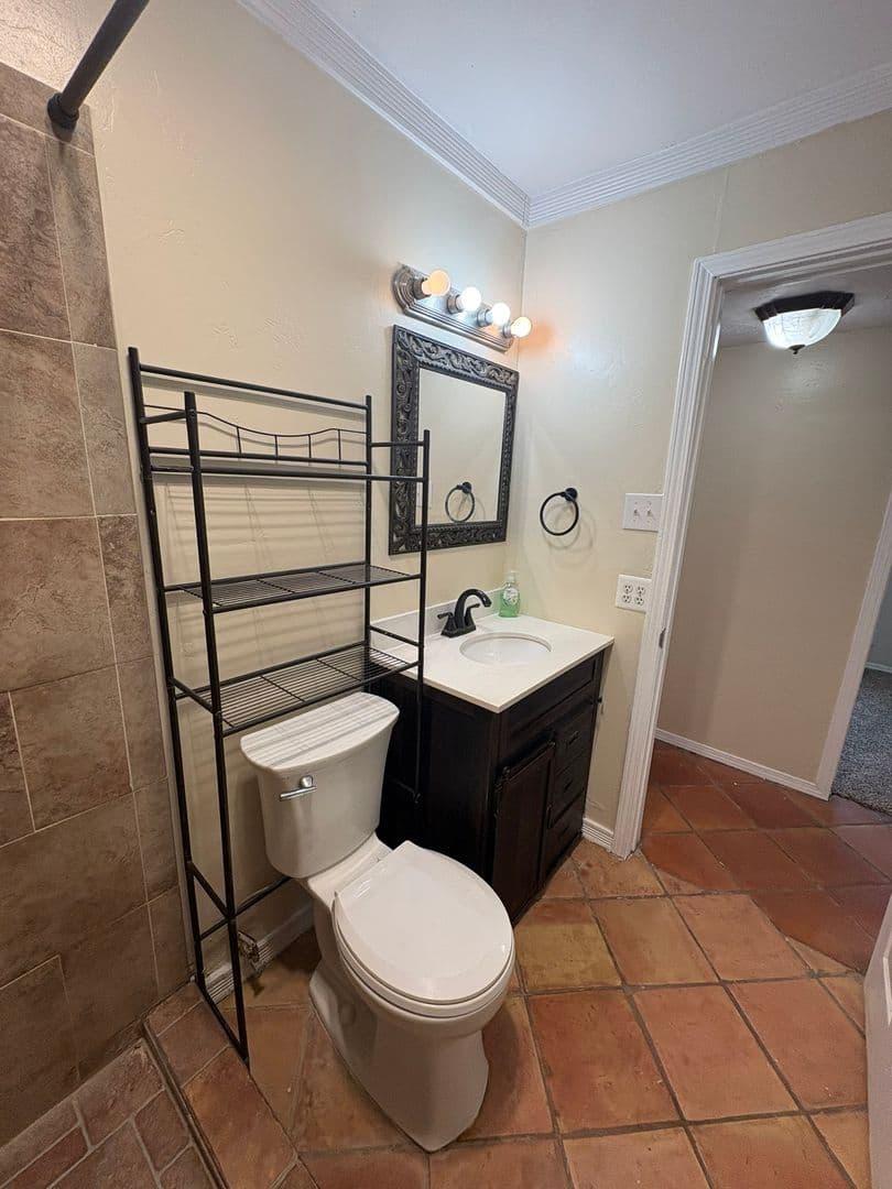 El Paso House: 10309 Shoshone St.