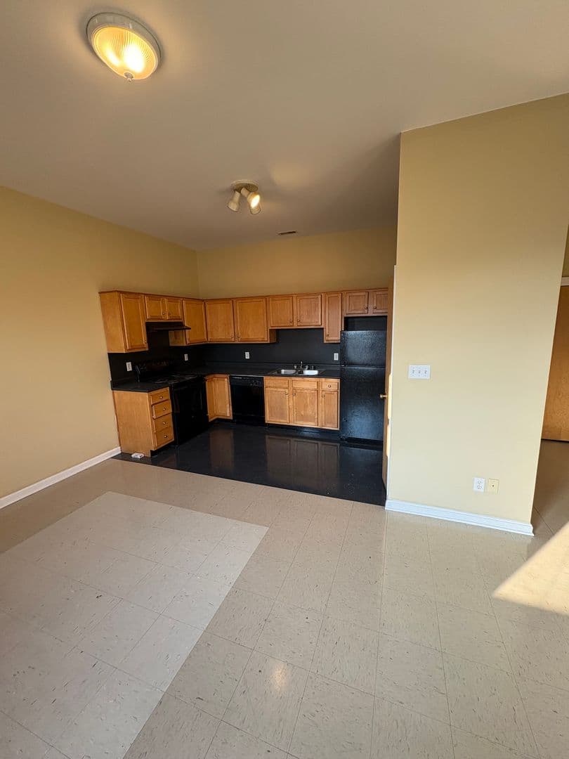 Louisville Apartment: 601 W. Oak St