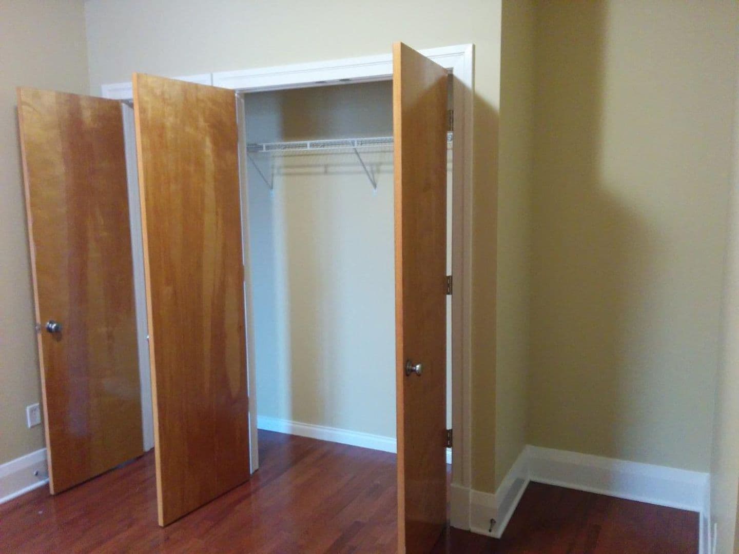 Louisville Apartment: 227 W. Breckinridge St.
