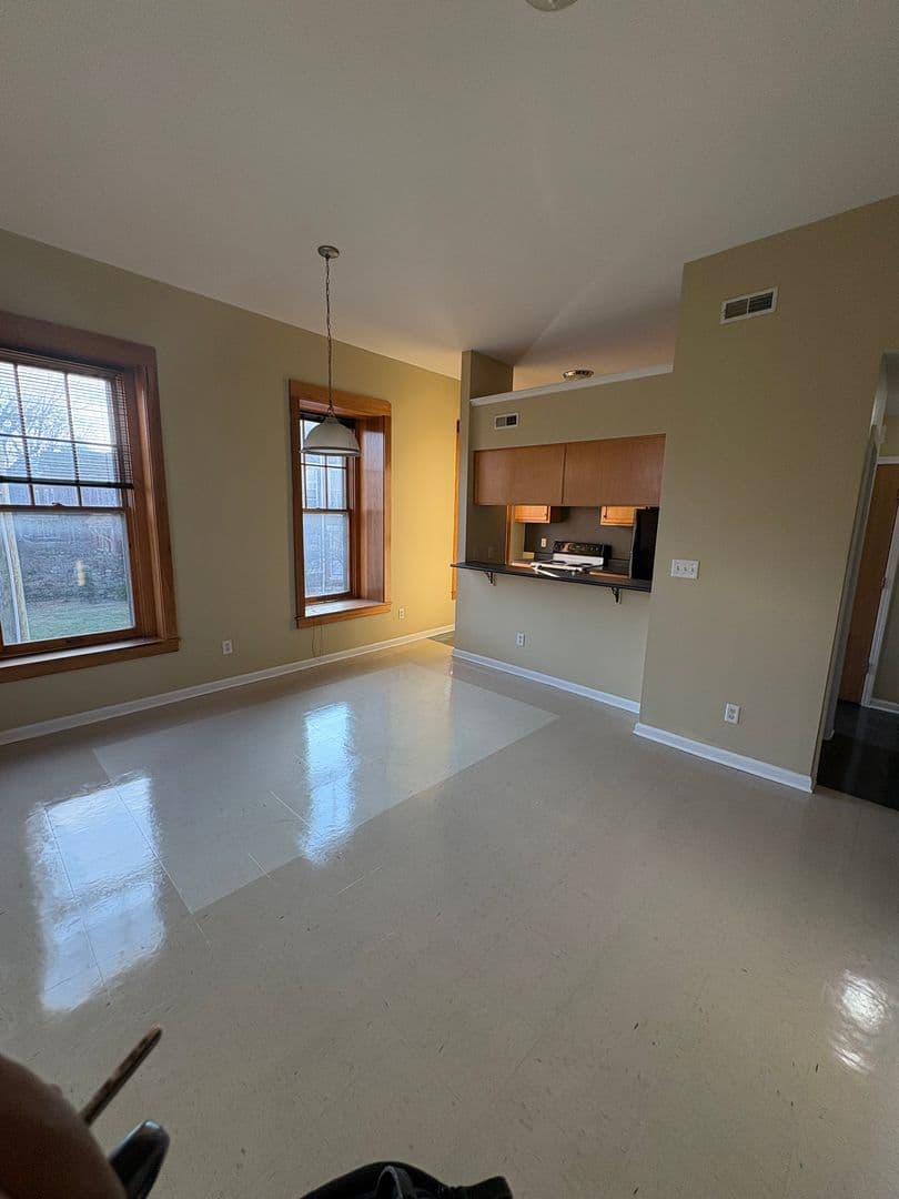 Louisville Apartment: 601 W. Oak St