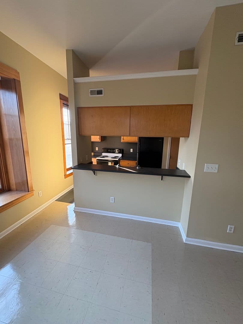 Louisville Apartment: 601 W. Oak St