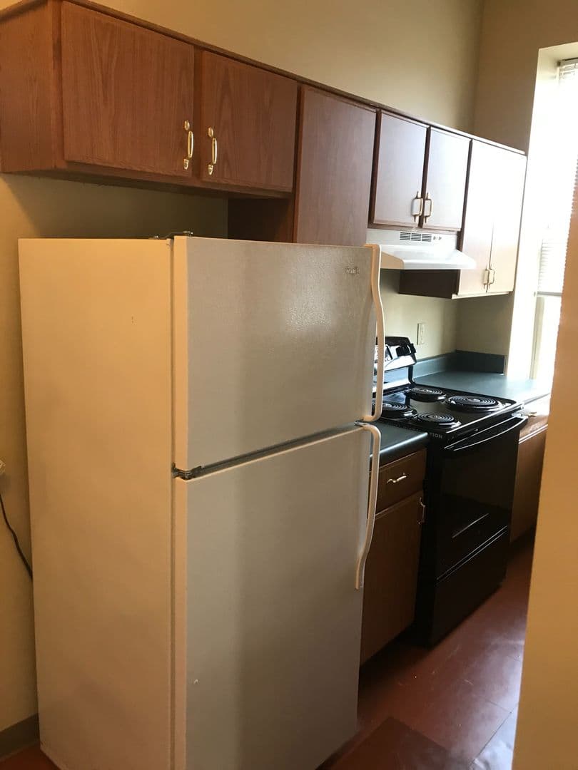 Louisville Apartment: 701 W. Oak St