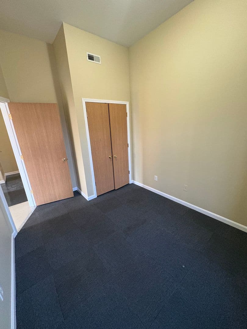 Louisville Apartment: 601 W. Oak St