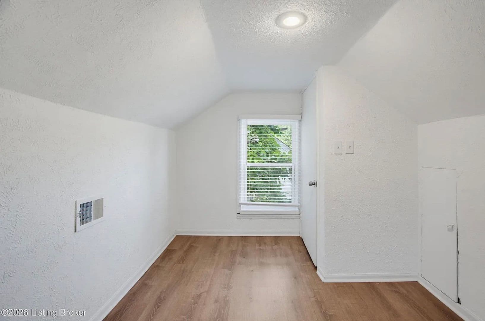 Louisville House: 4015 Valley View Drive