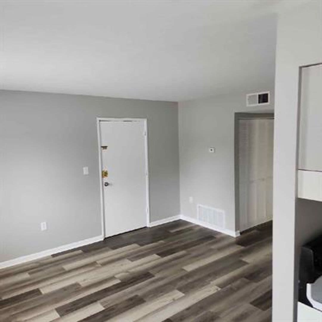 Louisville Apartment: 4900-4903 Saddlebrook Lane
