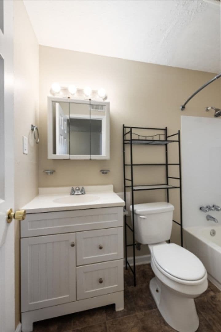 Louisville Apartment: 4115 Glen Hill Manor Drive
