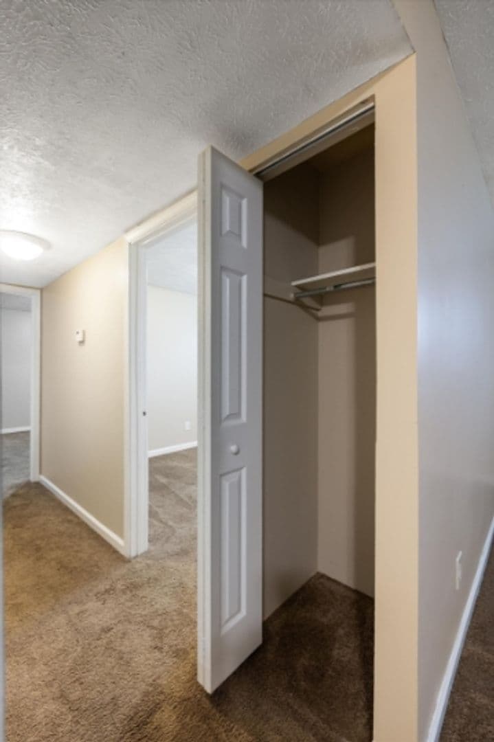 Louisville Apartment: 4115 Glen Hill Manor Drive