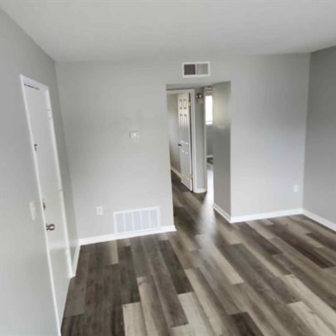 Louisville Apartment: 4900-4903 Saddlebrook Lane