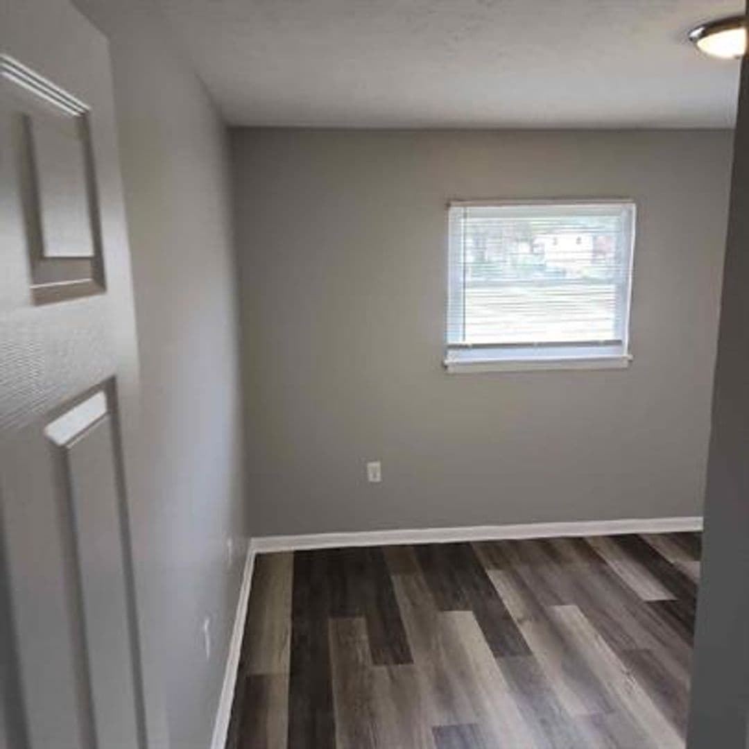 Louisville Apartment: 4900-4903 Saddlebrook Lane