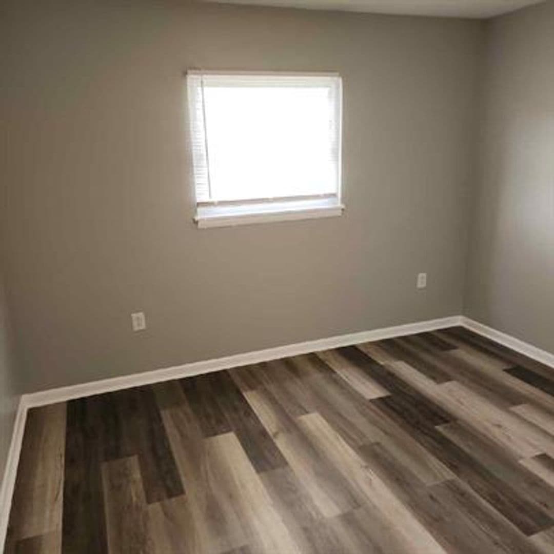 Louisville Apartment: 4900-4903 Saddlebrook Lane