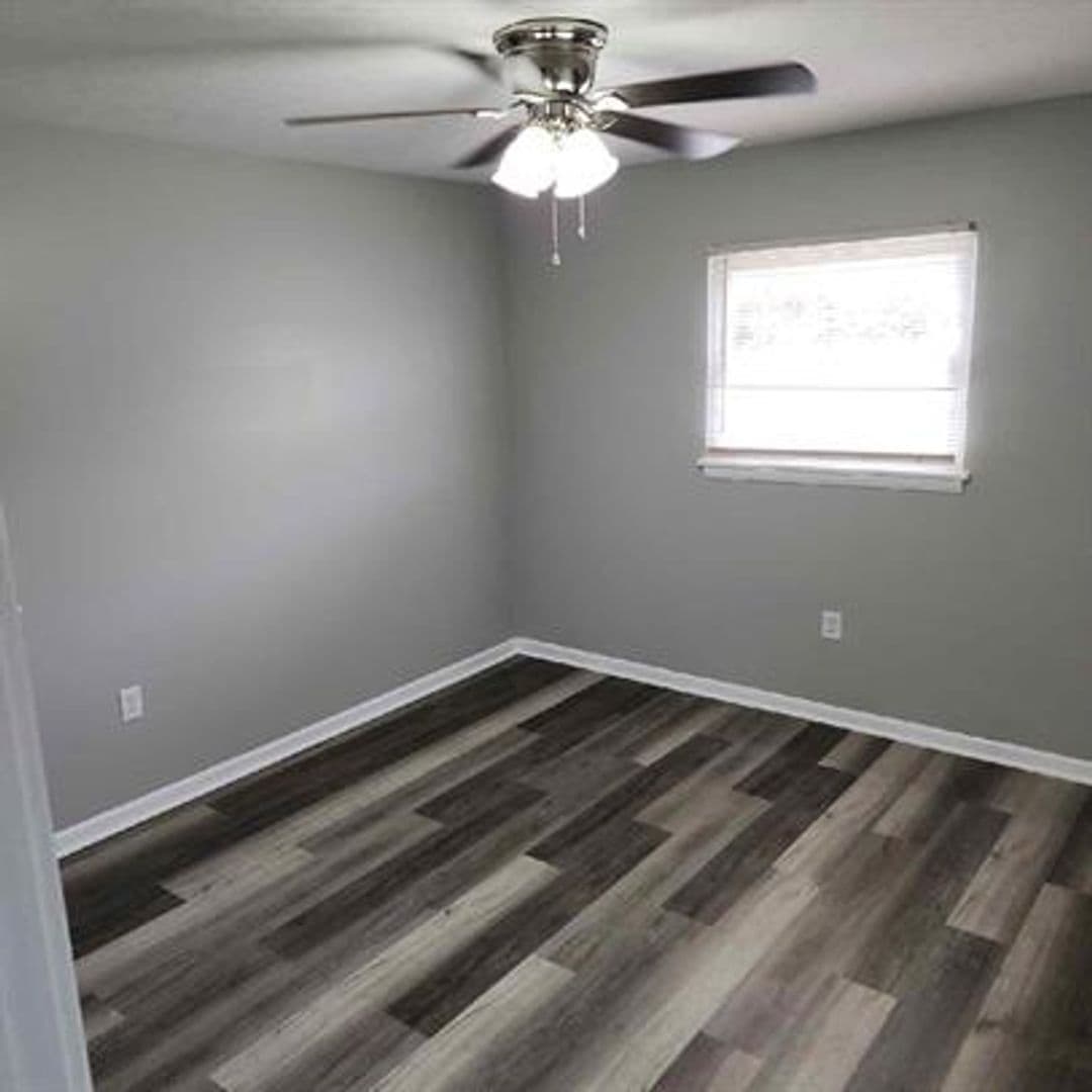 Louisville Apartment: 4900-4903 Saddlebrook Lane