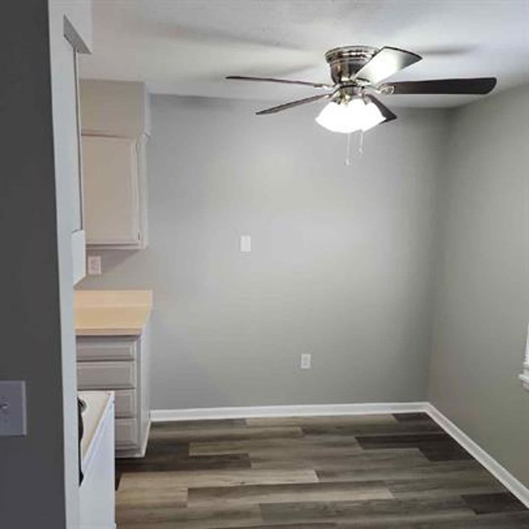 Louisville Apartment: 4900-4903 Saddlebrook Lane