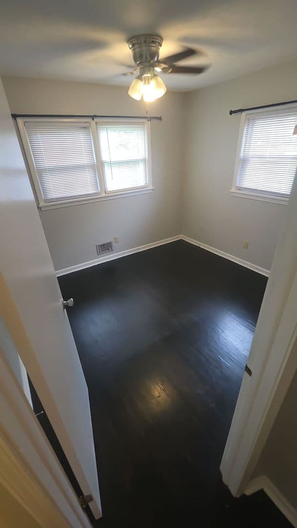 Louisville House: 6805 Creston Drive