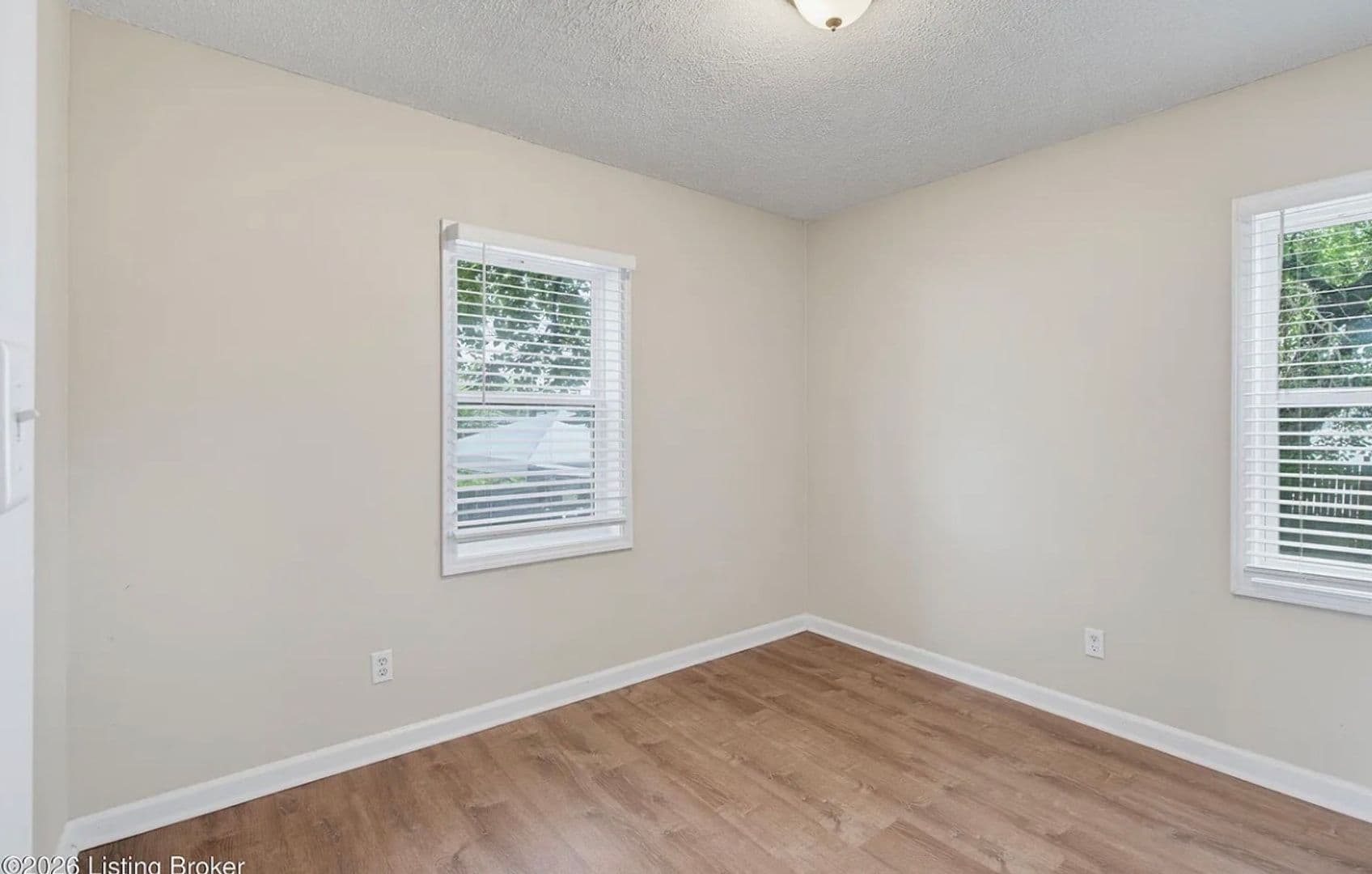 Louisville House: 4015 Valley View Drive