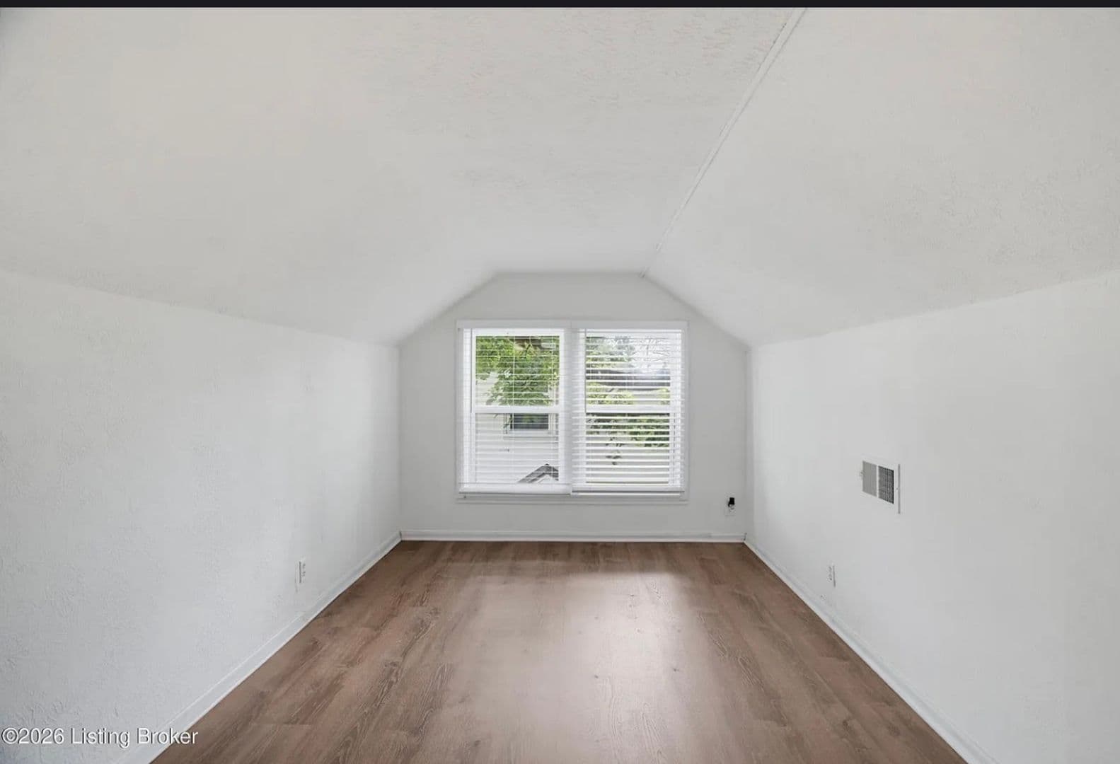 Louisville House: 4015 Valley View Drive