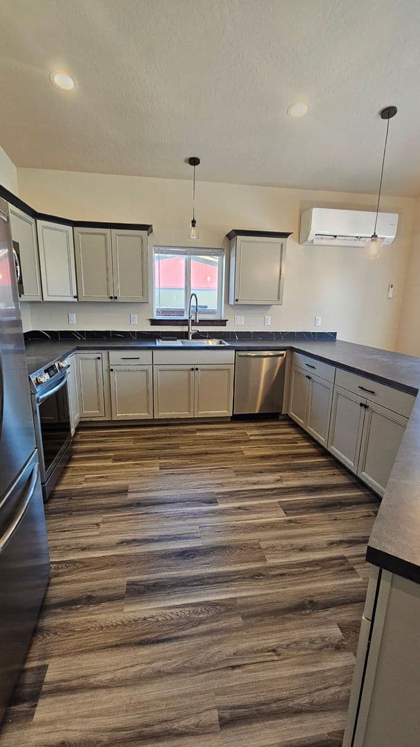 Coeur d' Alene House: 212 Annie