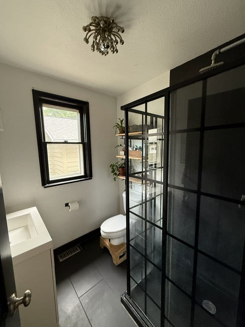 Coeur d' Alene House: 420 E. Montana Ave.