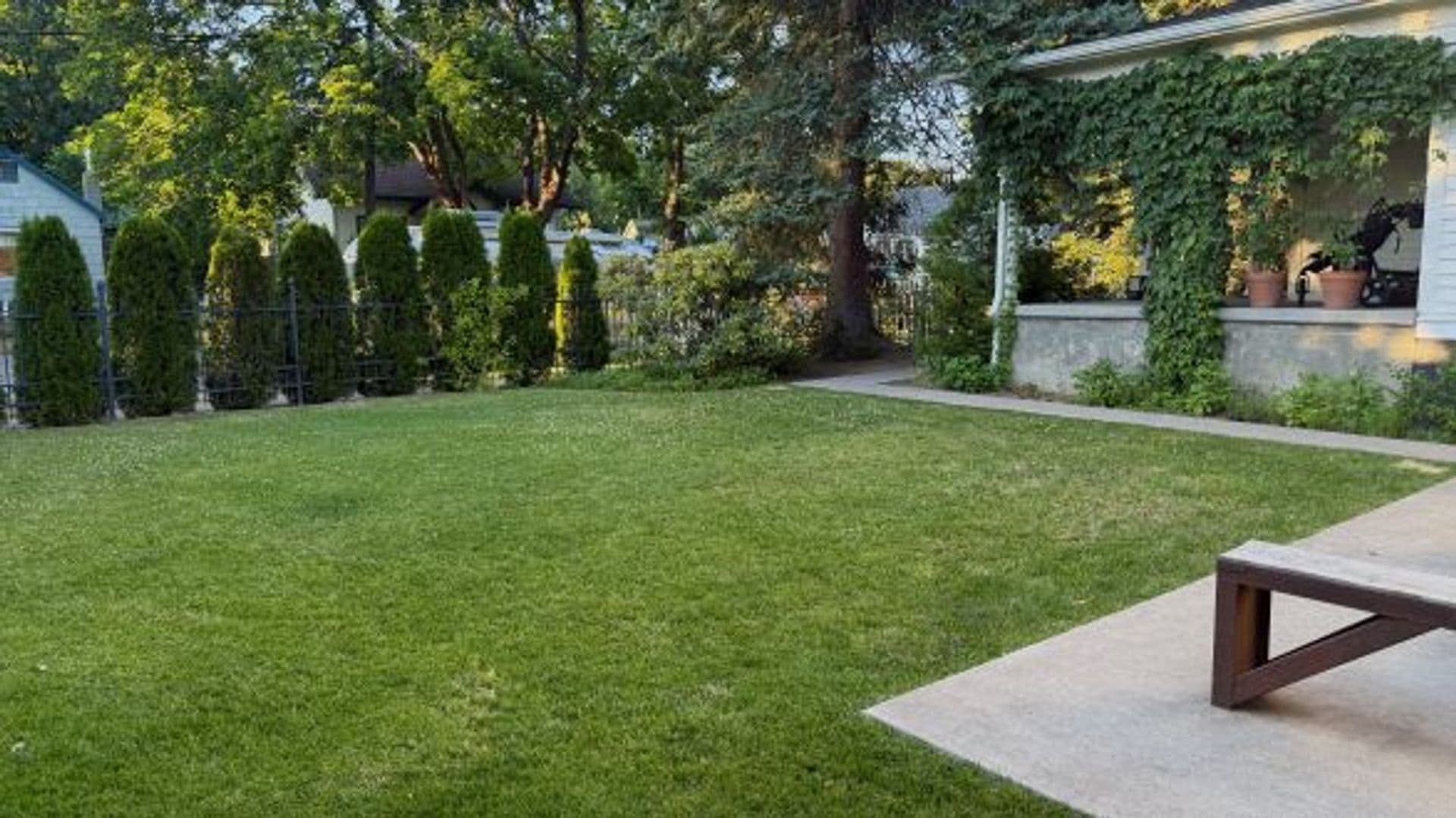 Coeur d' Alene House: 420 E. Montana Ave.