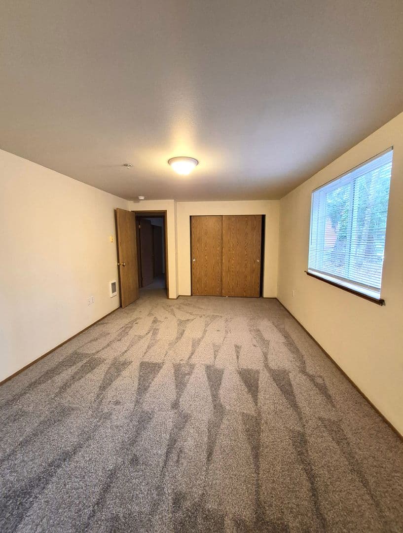 Bonney Lake Apartment: 9006 Main St E