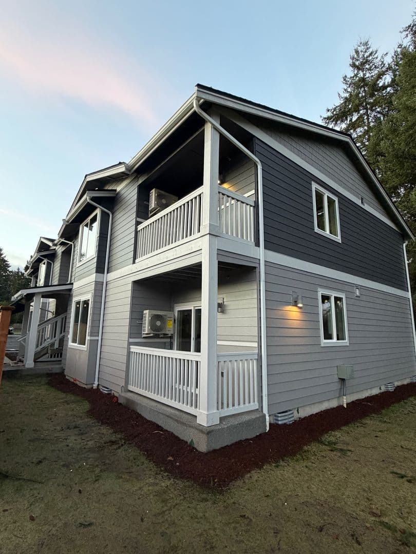 Puyallup Apartment: Various Addresses