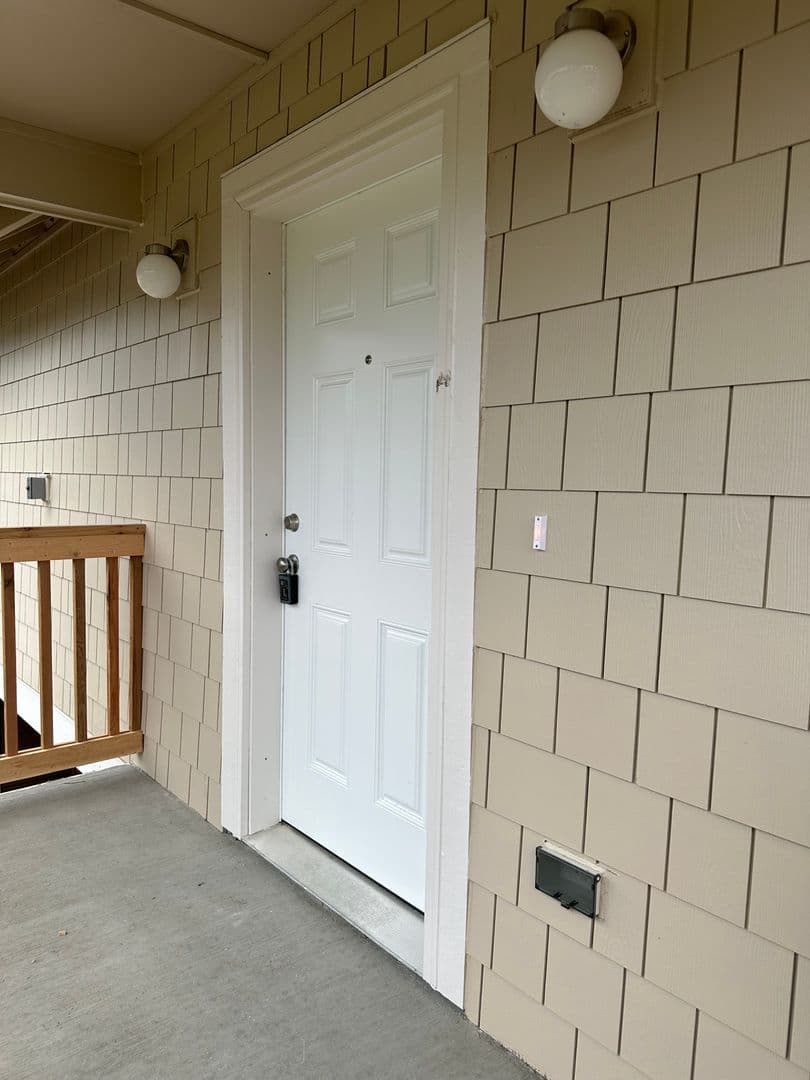Puyallup Apartment: Various Addresses