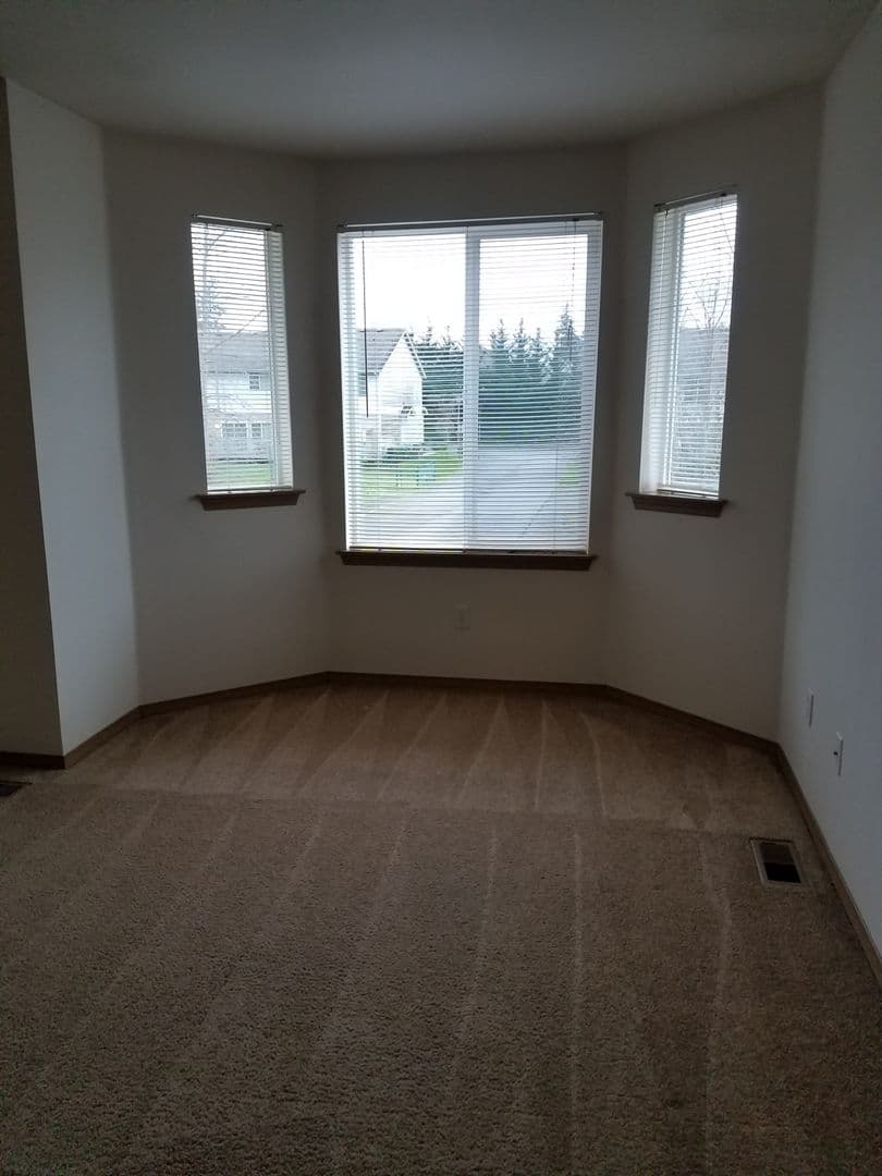Puyallup Apartment: 97TH AVE E