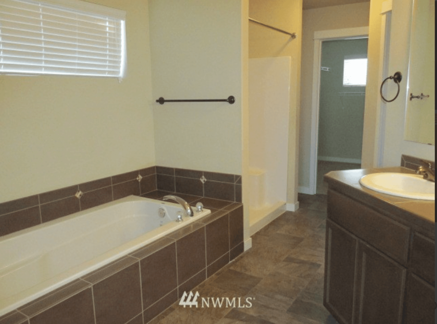 Spanaway House: 20305 40th Ave E