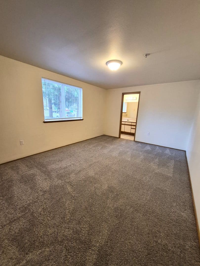 Bonney Lake Apartment: 9006 Main St E