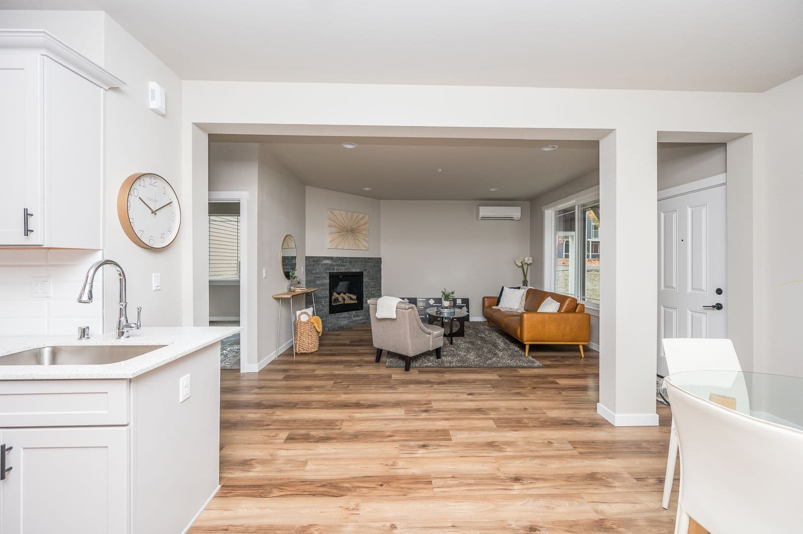 Puyallup Apartment: 4002 10th Street SE