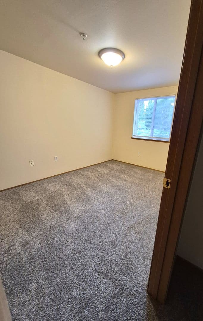 Bonney Lake Apartment: 9006 Main St E