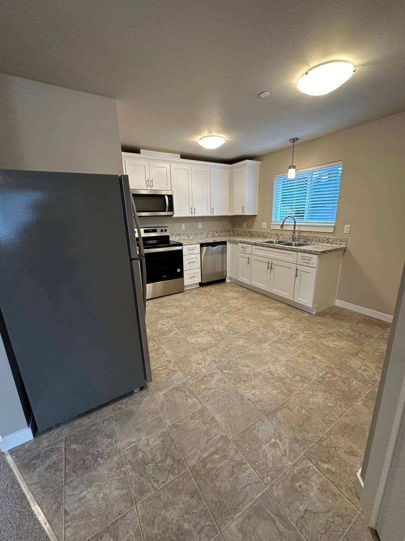 Puyallup Apartment: Various Addresses