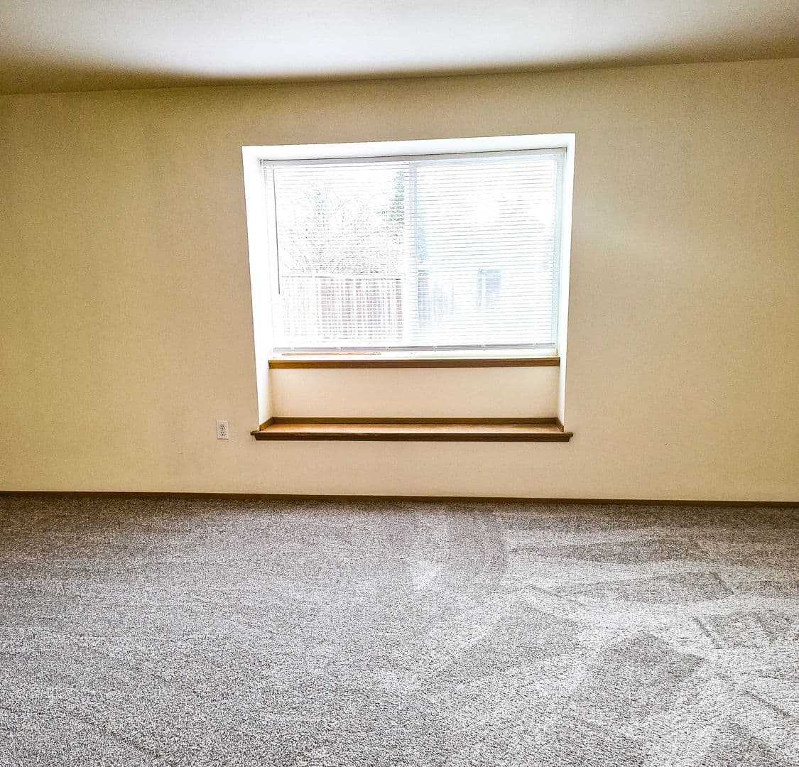 Bonney Lake Apartment: 9006 Main St E