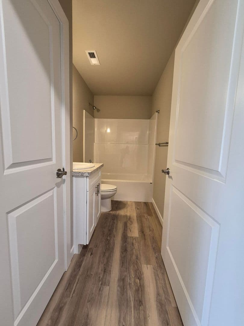 Puyallup Apartment: Various Addresses