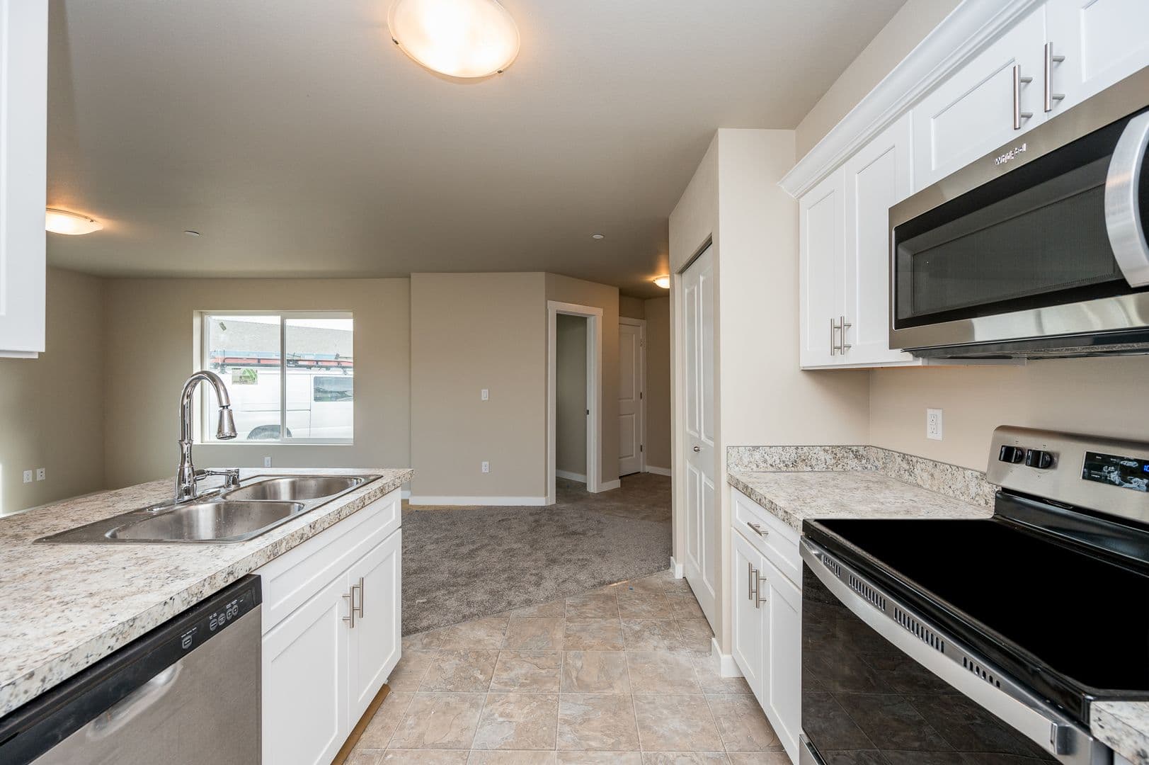 Puyallup Apartment: Various Addresses