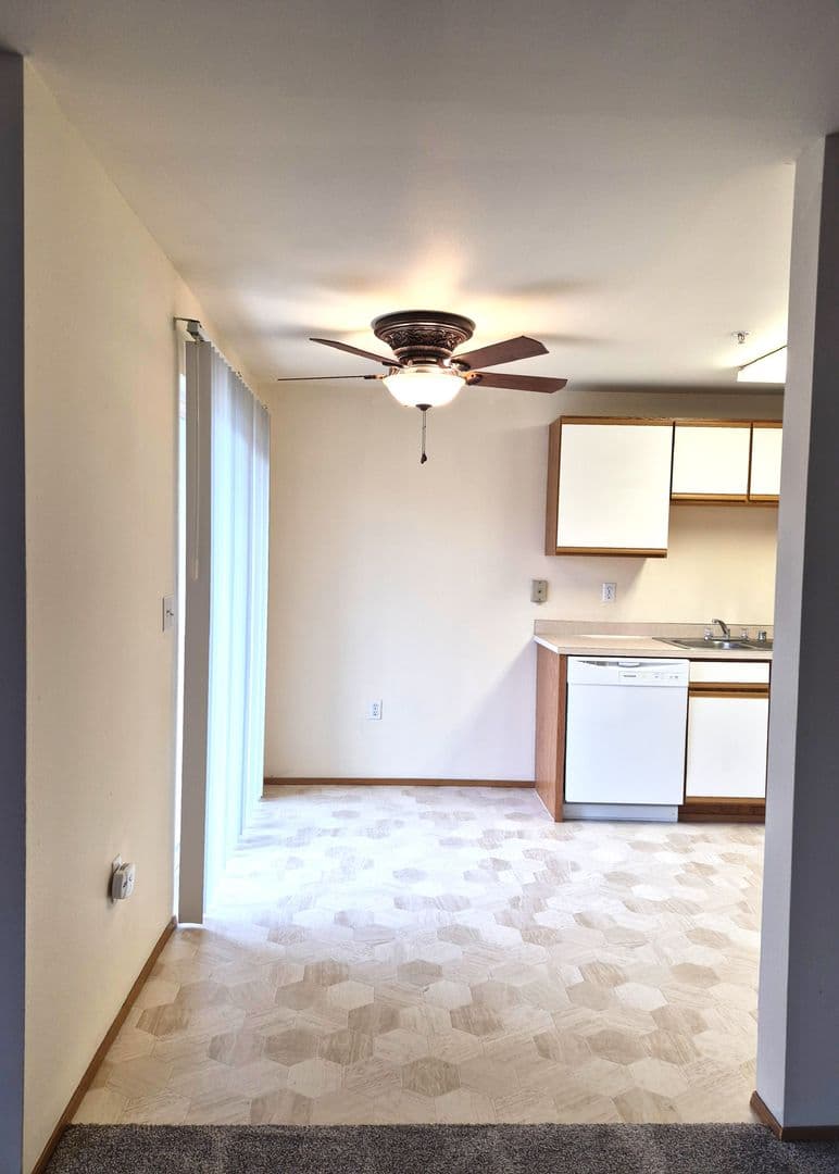 Bonney Lake Apartment: 9006 Main St E