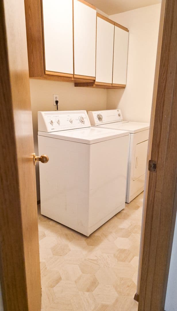 Bonney Lake Apartment: 9006 Main St E